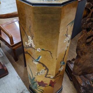 メンテナンス済み】中国家具 花鳥図 金塗り 八角形 芸術的な意匠の縦長