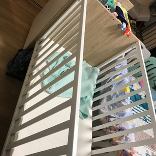 収納棚オムツ台付きベビーベッド（シングルベッド変換可)