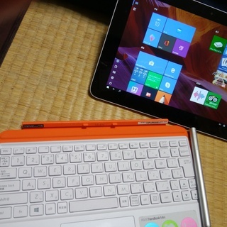 ASUS TransBook Mini R106H - タブレットPC