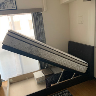 サータ　シングルベッド・マットレス付き