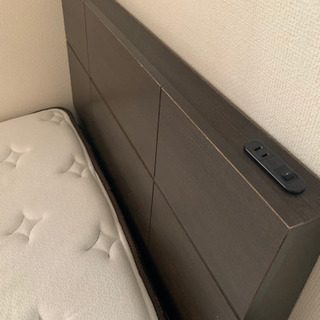 サータ　シングルベッド・マットレス付き