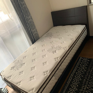 サータ　シングルベッド・マットレス付き