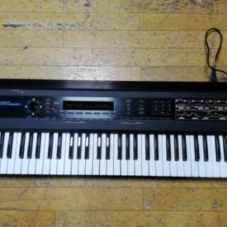 値下げ中】Roland D-50 61鍵盤シンセサイザー ケース付き【引取限定 