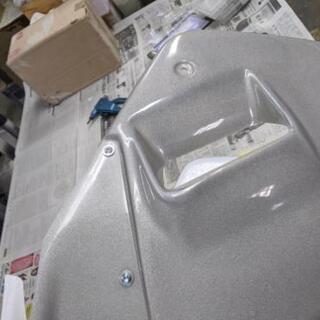 後期NSR50レース用カウリング、ガンメタシルバー