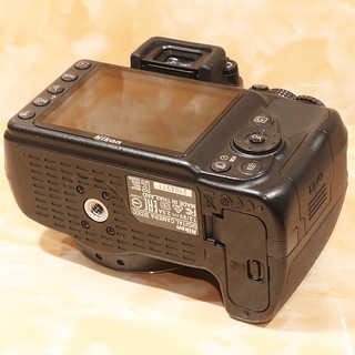 ★2416万画素＆超軽量＆★ニコン Nikon D3300 手振れ補正レンズキット