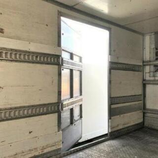 値下げしました】【横扉付き】【レアなデザイン】保冷コンテナ 長さ約