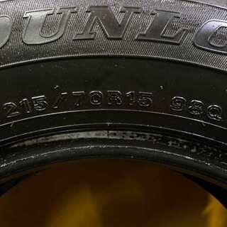 DUNLOP WINTER MAXX WM01 215/70R15 15インチ スタッドレス 4本 2015年製 バリ溝 ハイエース グランビア レジアス等　(TF249) クレジットカード QR決済可能