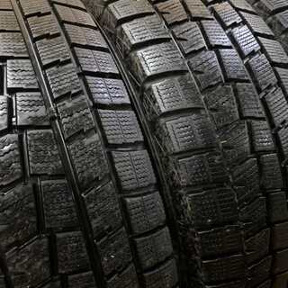 DUNLOP WINTER MAXX WM01 215/70R15 15インチ スタッドレス 4本 2015年製 バリ溝 ハイエース グランビア レジアス等　(TF249) クレジットカード QR決済可能
