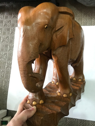 【送料無料キャンペーン?】 一刀彫の象です 彫刻/オブジェクト