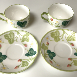 ミントン ヴィクトリアストロベリー・ハンドペイント／カップ＆ソーサー2客セット