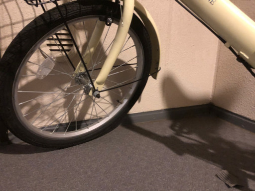 ○中古　折りたたみ自転車　20インチ　前かご・シマノ製6段変速