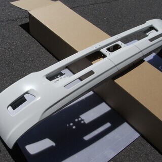 いすゞ　07フォワード　フルワイド　バンパー　新車外し純正品