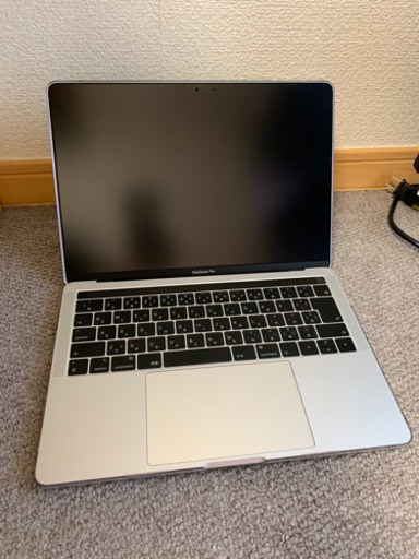 …3/16まで1万円引き MacBook pro 13インチ Mid2018