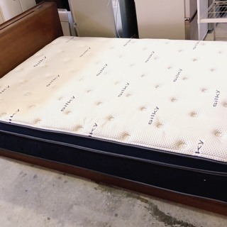 美品　ダブルベッド