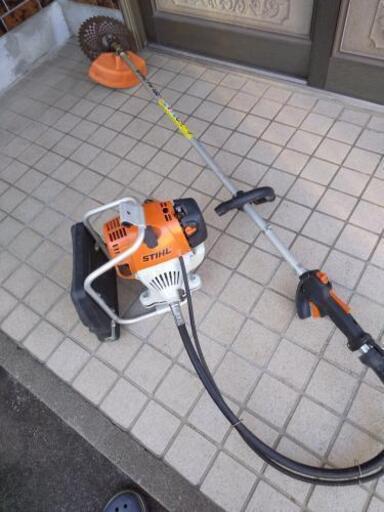 スチール肩掛け草刈り機