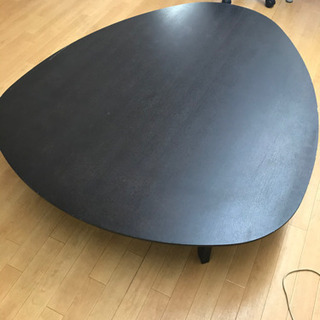 変わった形のテーブル