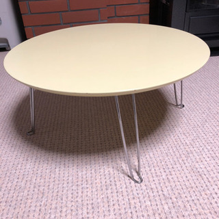 折りたたみ式テーブル