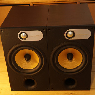 Bowers & Wilkins　685