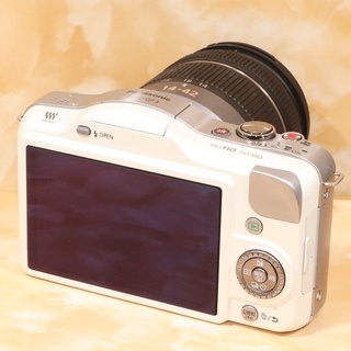 ☆極上美品＆すぐ使えるSDカード☆パナソニック GF3 レンズキット