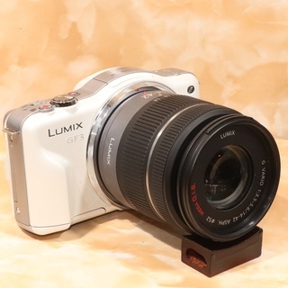 ☆極上美品＆すぐ使えるSDカード☆パナソニック GF3 レンズキット
