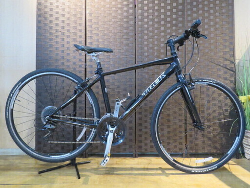 ■TREK 7.3 トレック 17.5 44.5cm サイズ ブラック 24速 アルミフレーム クロスバイク 自転車 札幌発