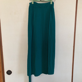 美品 グリーンのスカート