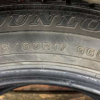 超バリ山！ 215/60R17 ダンロップ WM01 2014年製 17×7j+38 PCD114.3/5H 4本 検:アルファード ヴェルファイア プレサージュ バリ山 DUNLOP WM01 215⁄60R17 スタッドレス タイヤ 2018年製