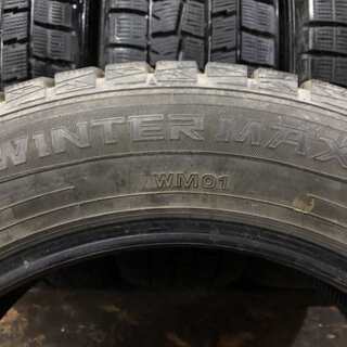 超バリ山！ 215/60R17 ダンロップ WM01 2014年製 17×7j+38 PCD114.3/5H 4本 検:アルファード ヴェルファイア プレサージュ バリ山 DUNLOP WM01 215⁄60R17 スタッドレス タイヤ 2018年製