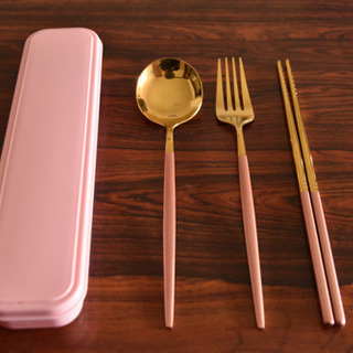 ピンクとゴールドのカトラリー 箸 ケース付き