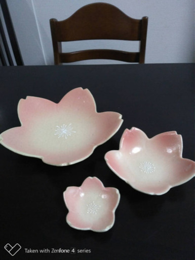 桜の花びら型食器セット ひよこ 宮前平の食器 和皿 の中古あげます 譲ります ジモティーで不用品の処分
