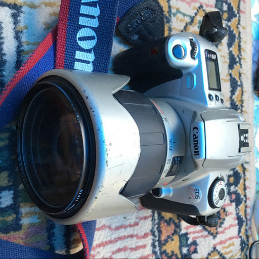 Canon EOS KISS 3 カメラ　と　タムロンAF LD 28-200mm レンズセット