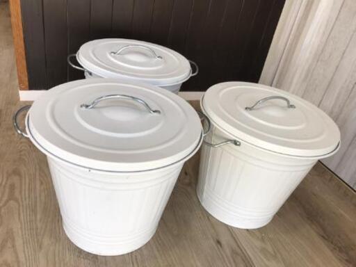 IKEA蓋付き容器、ホワイト
