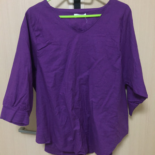 綿素材 紫のシャツ