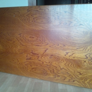 木製のテーブル（座卓）