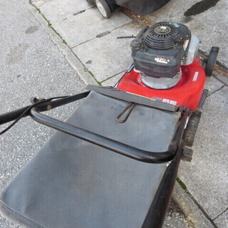 アメリカ製芝刈り機5.5馬力バケット付き ゴールデンスター　エンジンHONDA 
