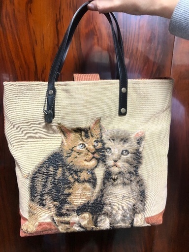 猫刺繍のカバン