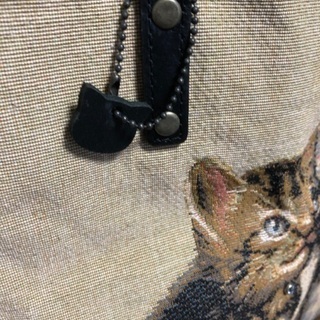 猫刺繍のカバン