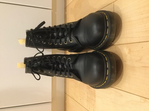 Dr. Martens Vegan 1460 8ホールブーツ (黑, 女US7/JP24.0)