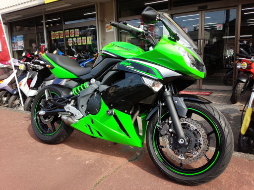 NO.3188　Ｎｉｎｊａ４００Ｒ（ニンジャ）　水冷４サイクル２気筒エンジン　ＦＩ車　ＥＴＣ付き　グリップヒーター付き　ライムグリーン＆ブラック　☆彡