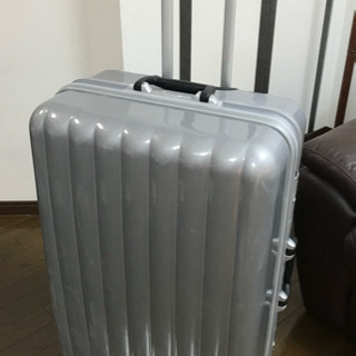 大型スーツケース　保護袋付