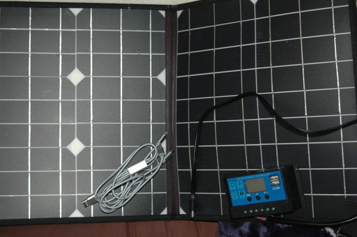 3/22限定値下げ　太陽光発電パネルとポータブル充電池のセット