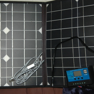3/22限定値下げ　太陽光発電パネルとポータブル充電池のセット