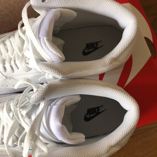 NIKE （白）