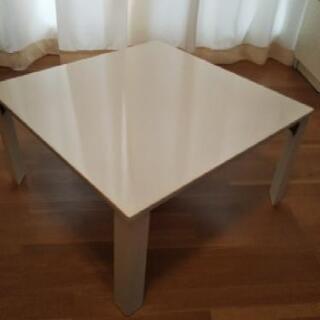 折り畳み式の正方形のテーブル お譲りします！