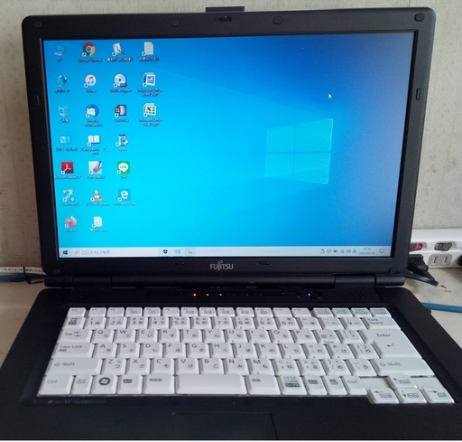 ノートパソコン Fujitsu FMV A8280 Windows10