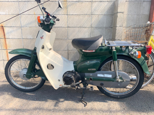 ホンダ　スーパーカブ グリーン　原付　ヘルメットつけます