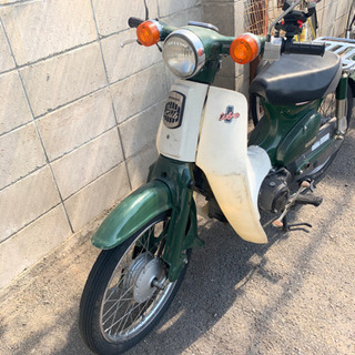 ホンダ　スーパーカブ グリーン　原付　ヘルメットつけます