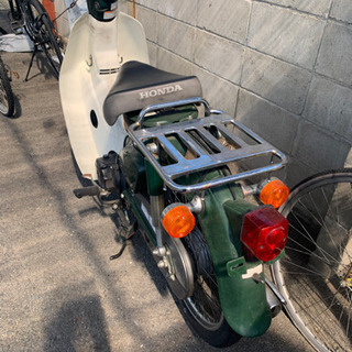 ホンダ　スーパーカブ グリーン　原付　ヘルメットつけます