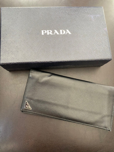 PRADA財布