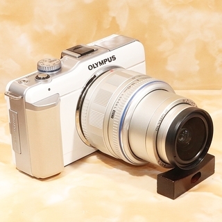 ★極上美品級＆すぐ使えるSD付き★オリンパス E-PL1 レンズキット ☆極上美品級＆すぐ使えるSDカード☆オリンパス E-PL1 レンズキット